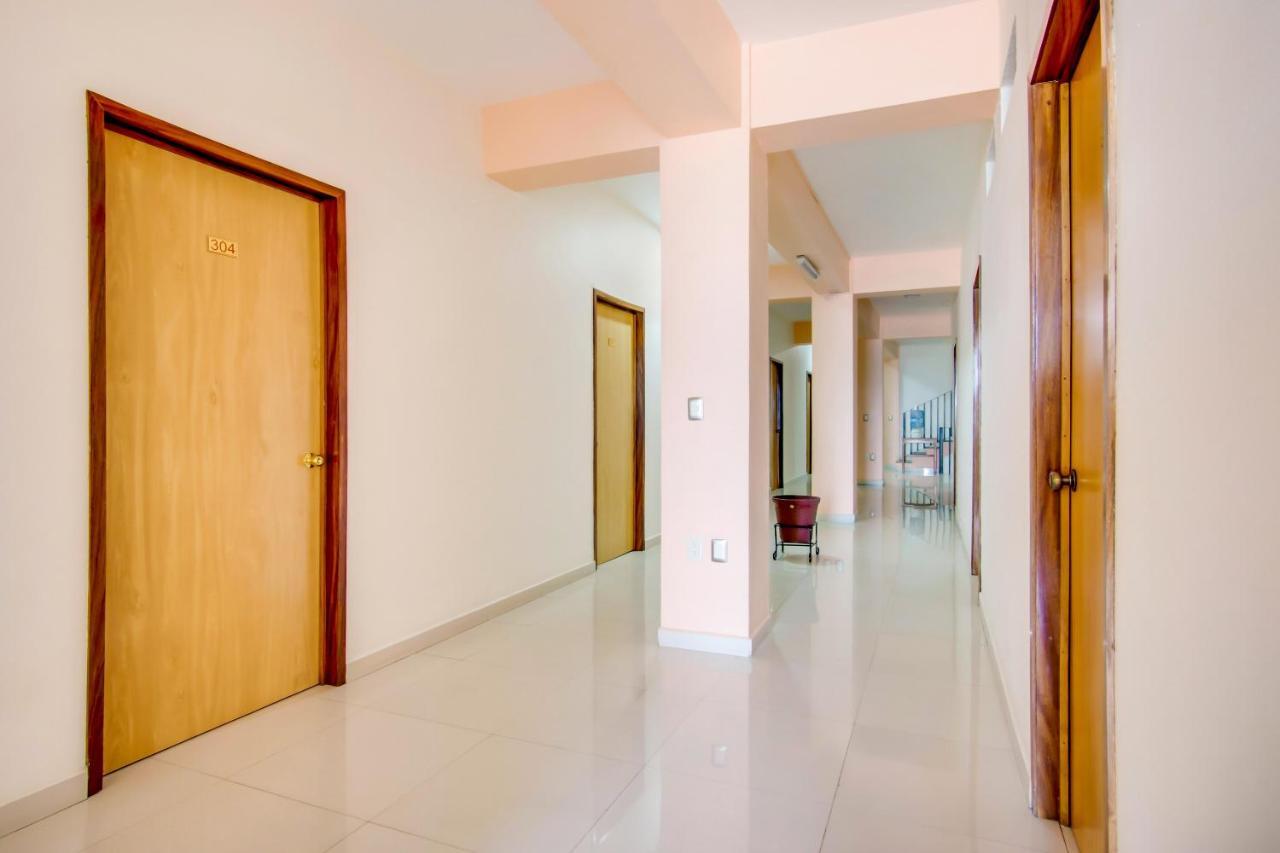 Hotel La Estancia Колима Екстериор снимка
