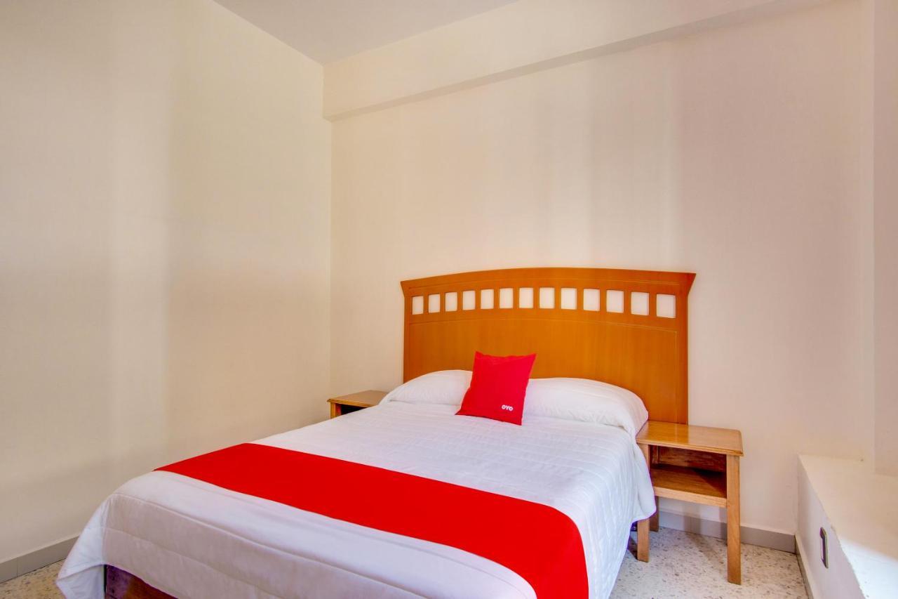 Hotel La Estancia Колима Екстериор снимка