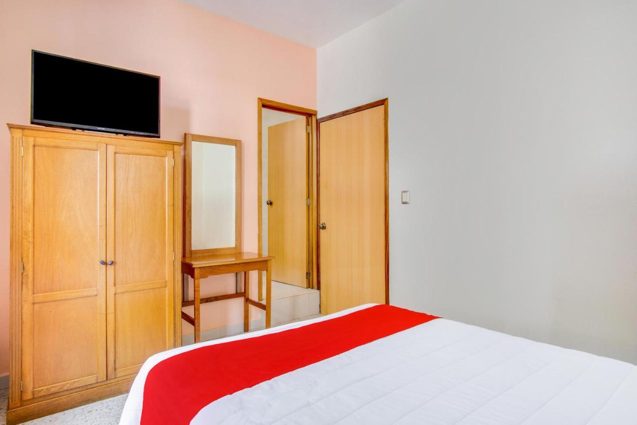 Hotel La Estancia Колима Екстериор снимка