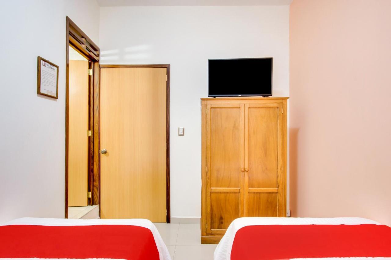 Hotel La Estancia Колима Екстериор снимка